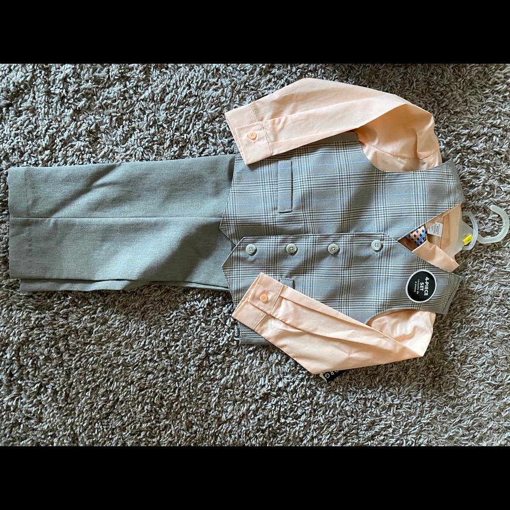 Toddler 4pc suit set.